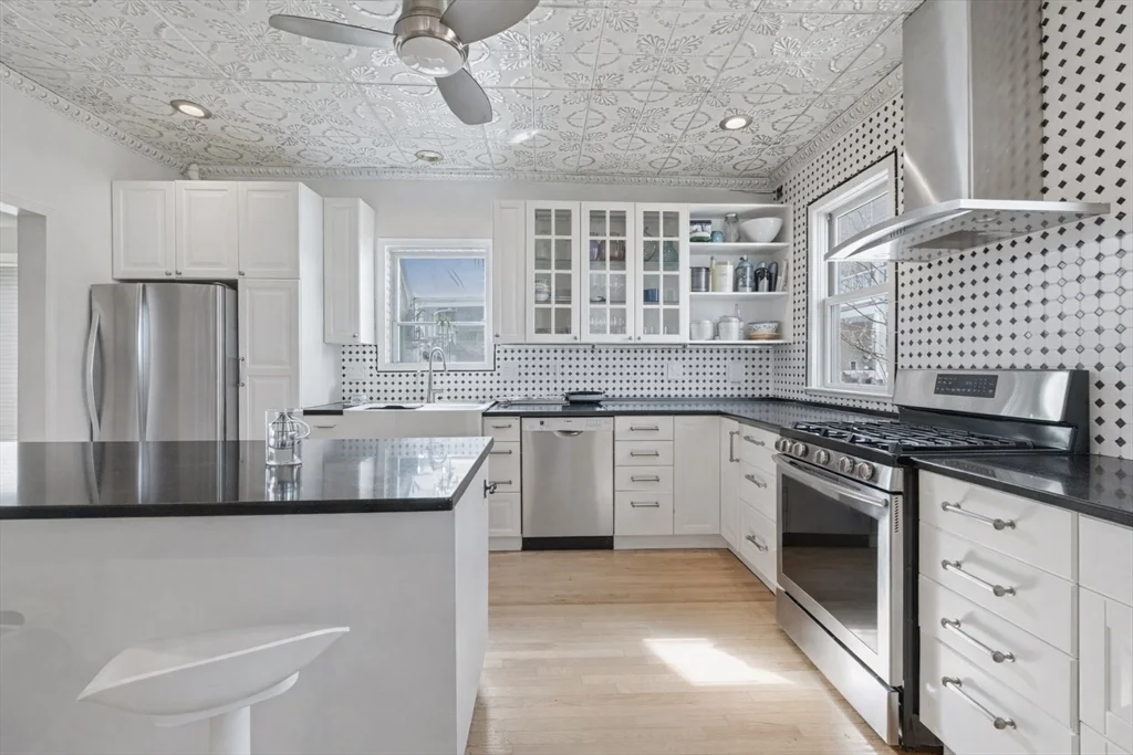 20R Adrian St, Ward Two