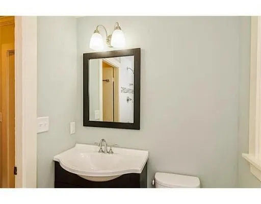 2 Braemore Rd, Brighton