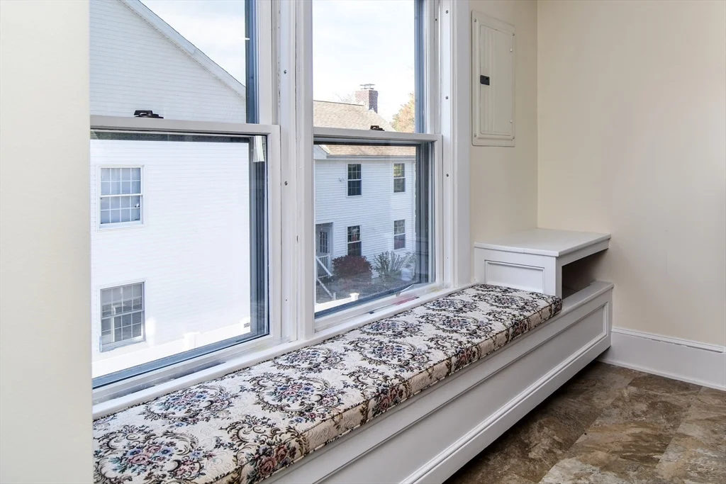 110 Main St, Hopkinton