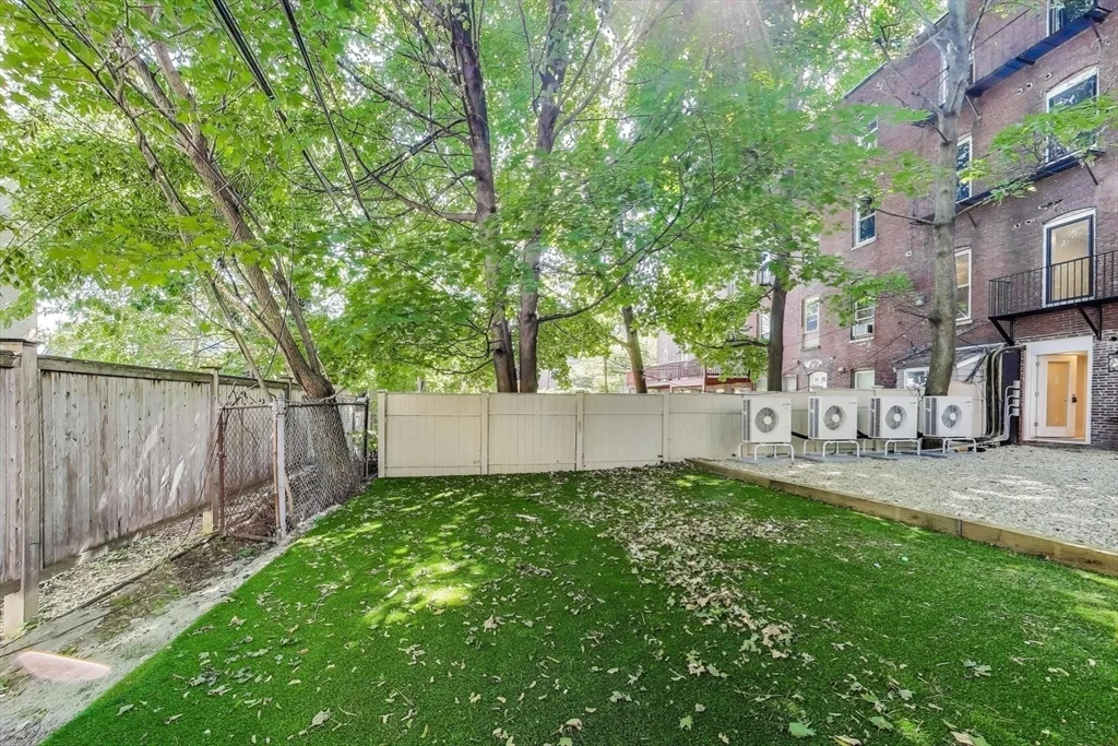 35 Delle Ave, Mission Hill