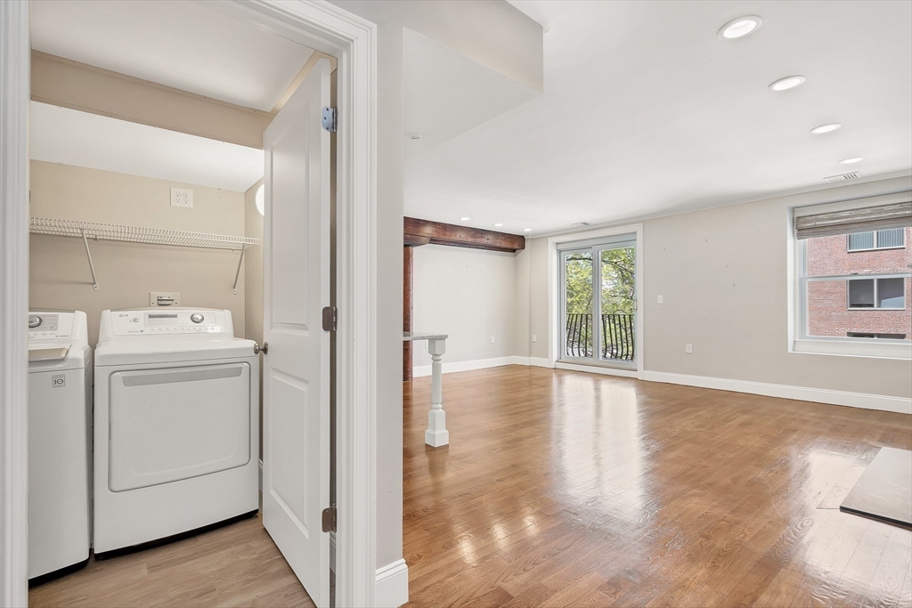 343 Commercial St, Waterfront