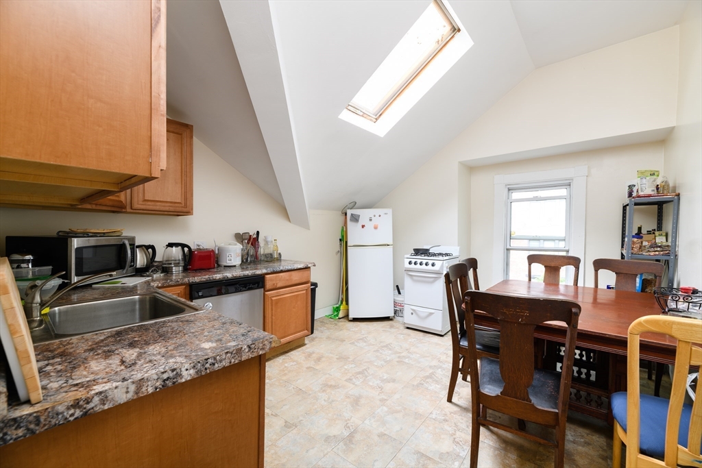 10 Trowbridge, Mid-Cambridge