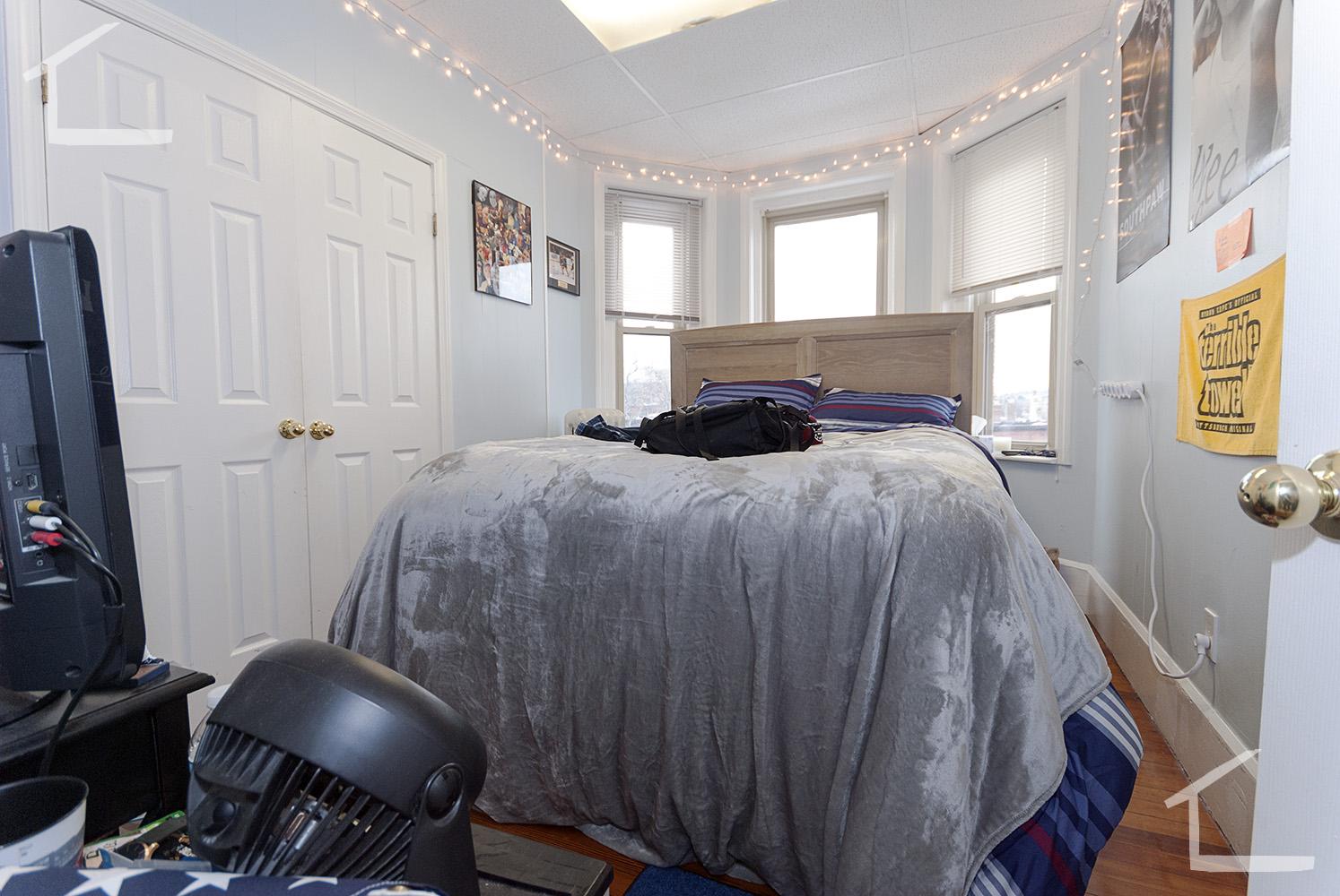 879 Beacon St, Fenway