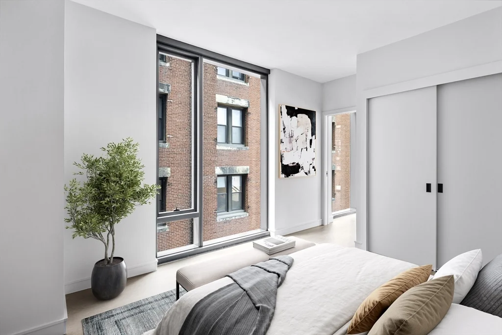 55 Lagrange, Downtown