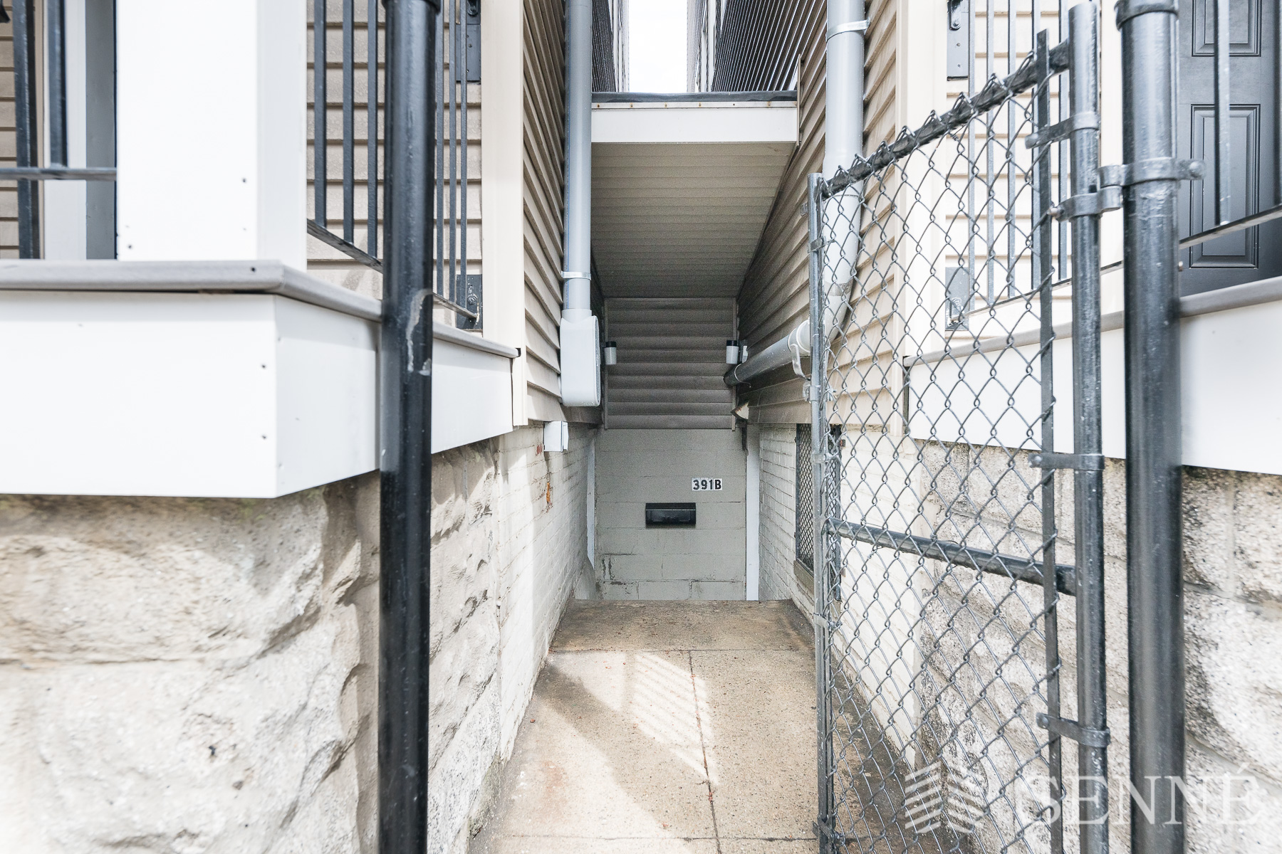 391 Washington St, Ward Two