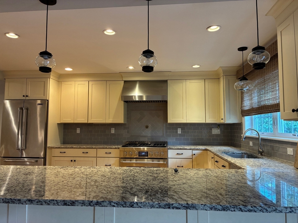 74 Munroe St, Belmont