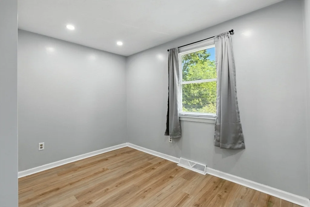 21 Petipas Ln, Randolph