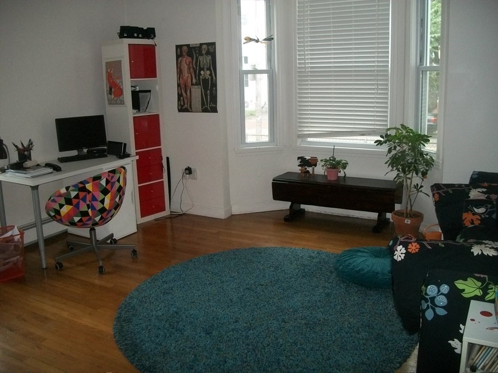 32 Magazine St, Cambridgeport