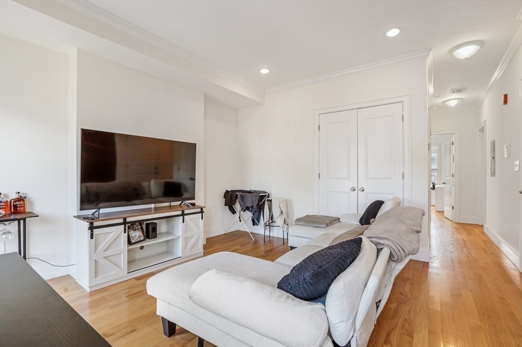 668 Massachusetts Ave, South End