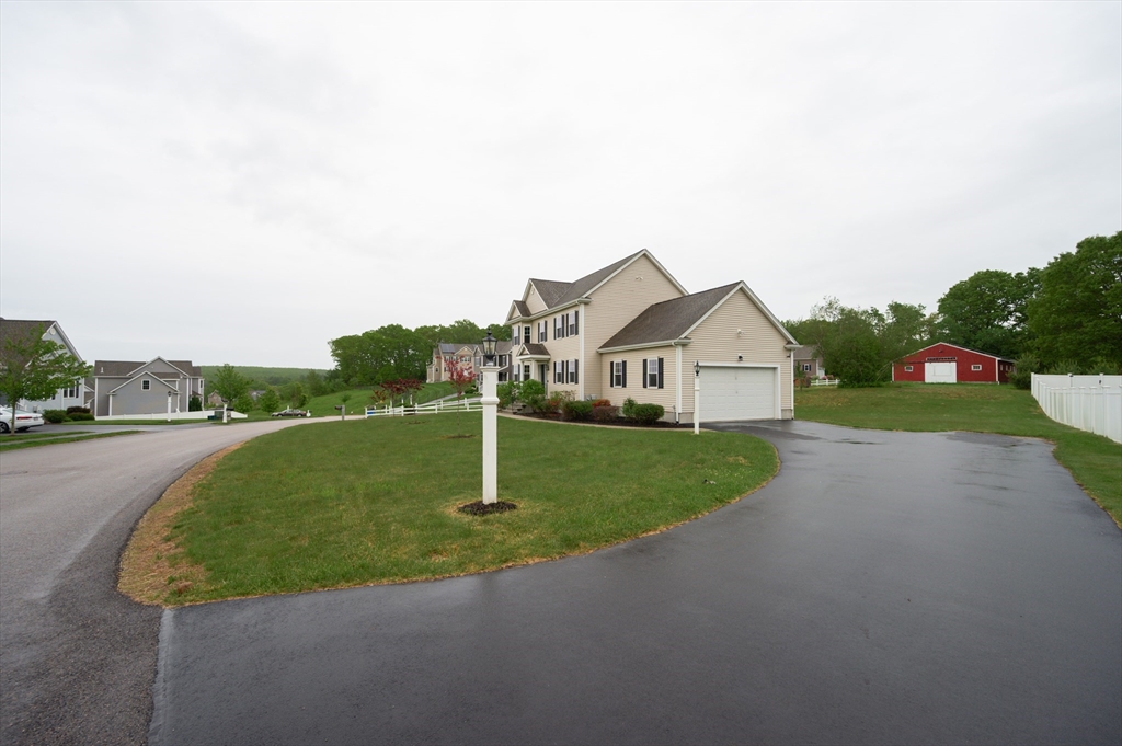 7 Willow Brook Ln, Blackstone