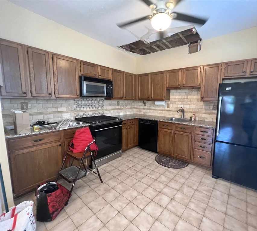 15 Ralph Piteri Ter, Watertown