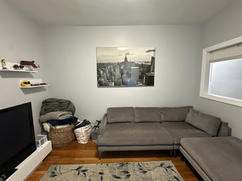 332 Main St, Everett