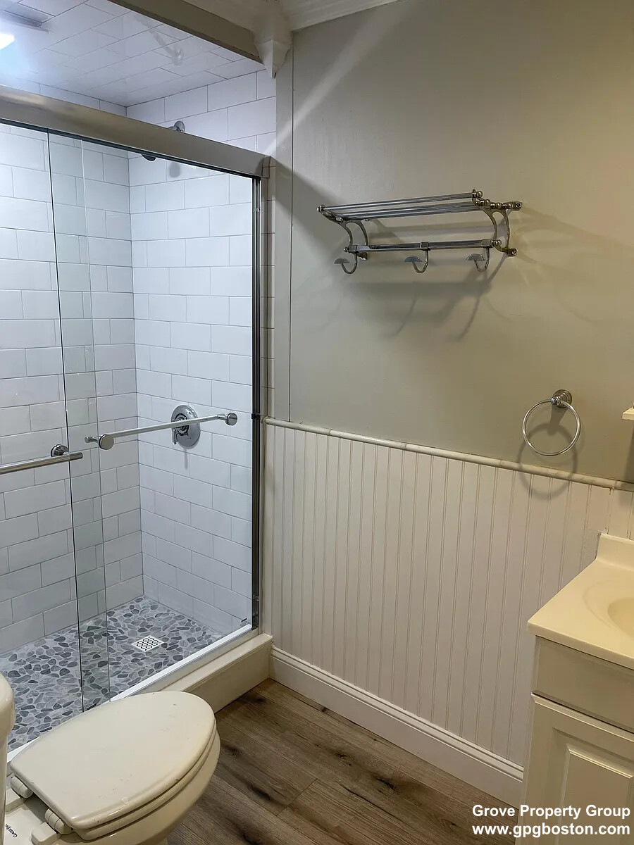 8 Emmet St, South Boston