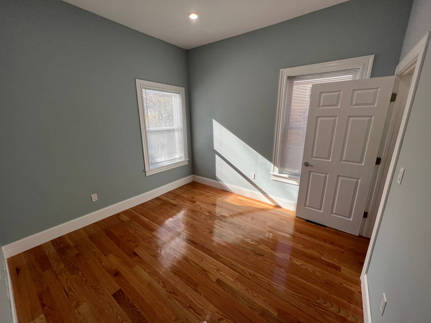 29 Alpine St, Powder House Square