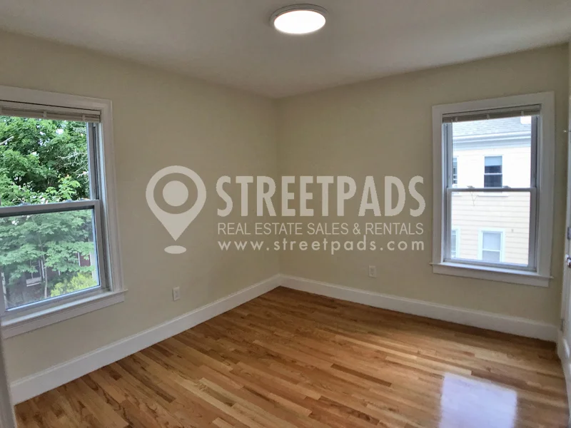 327 Highland Ave, Powder House Square