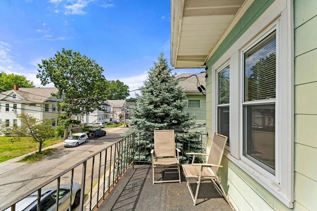 25 Dartmouth St, East Watertown