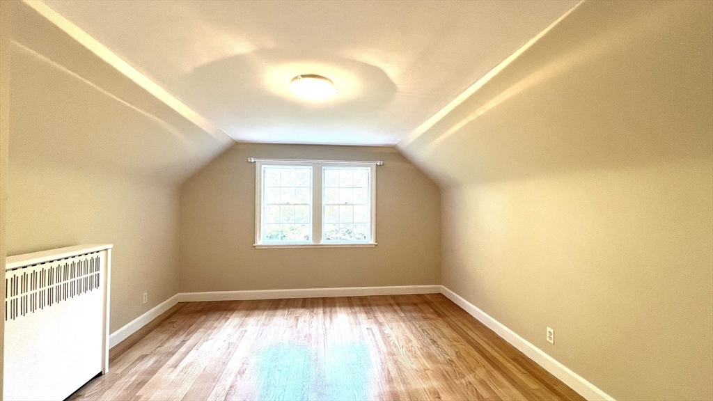 30 Thackeray Rd, Wellesley