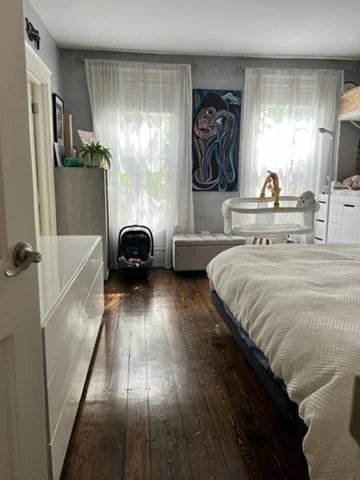 4 Centre Pl, Roxbury