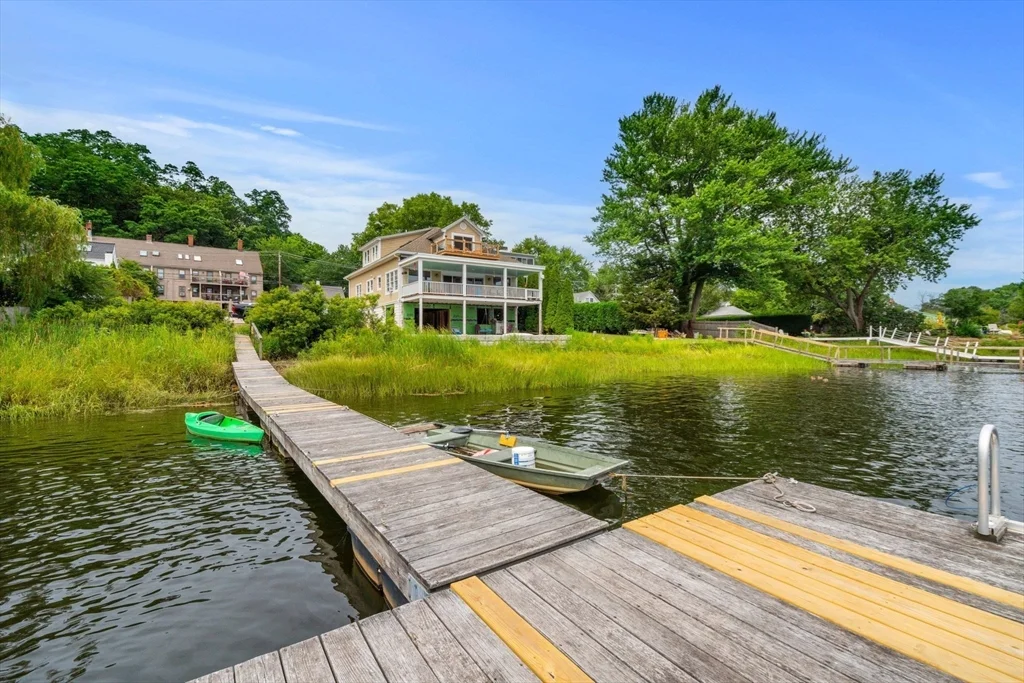 35 Merrimac, Amesbury