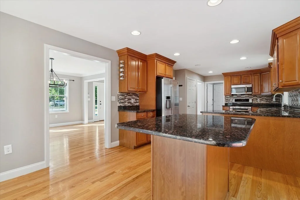 19 Benjamin Ln, Reading