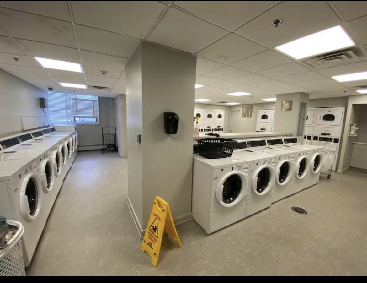 700 Huron Ave, Strawberry Hill