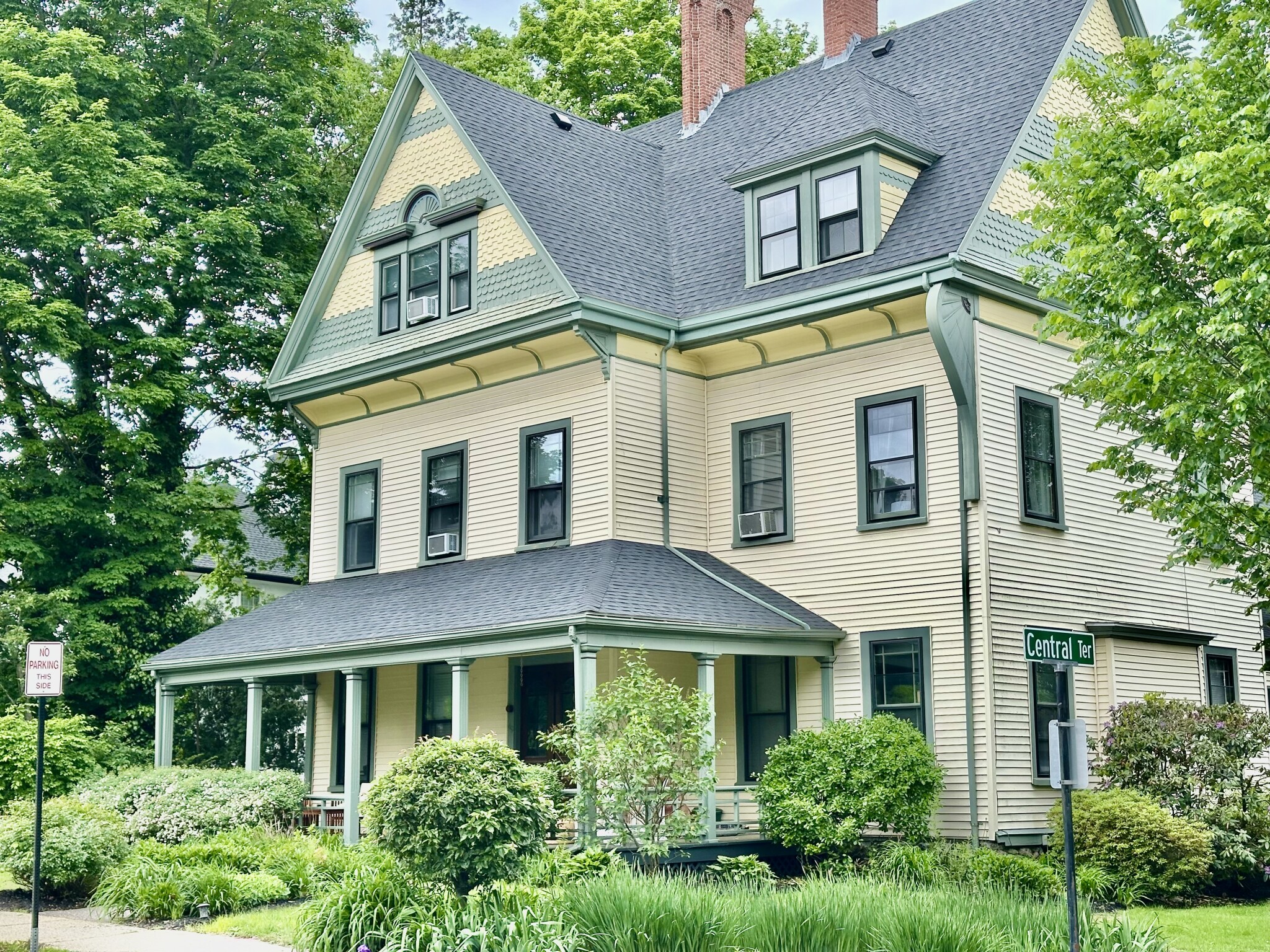 49 Grove St, Auburndale