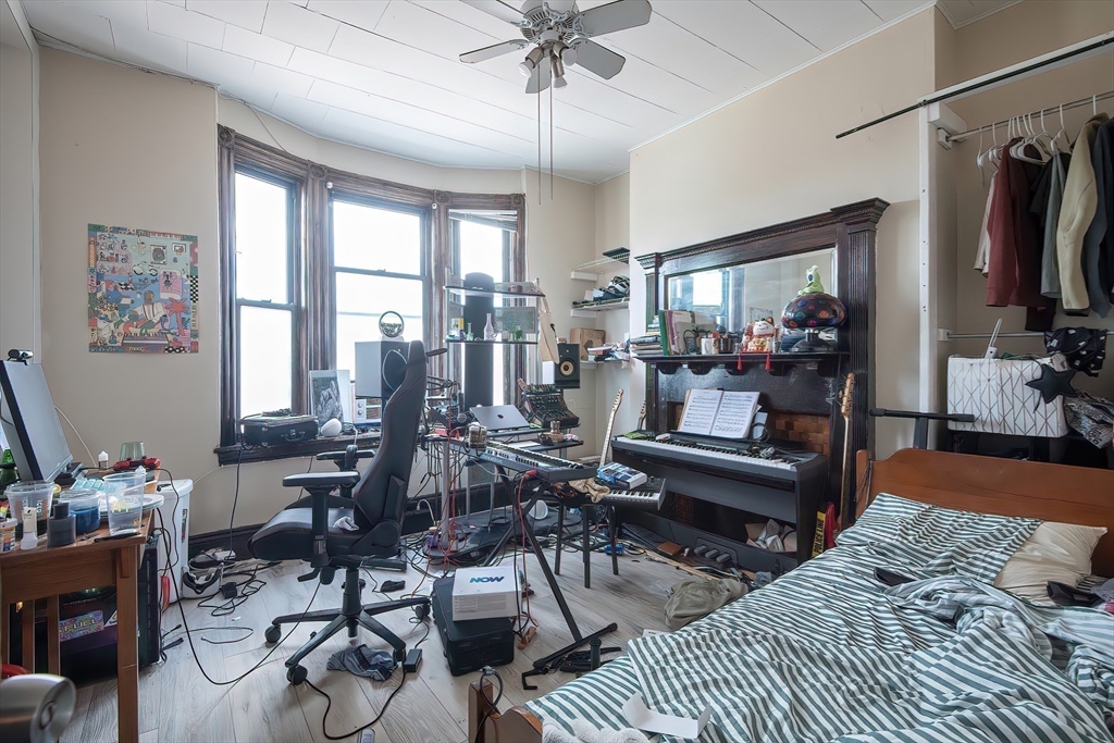 5 Linden St, Allston