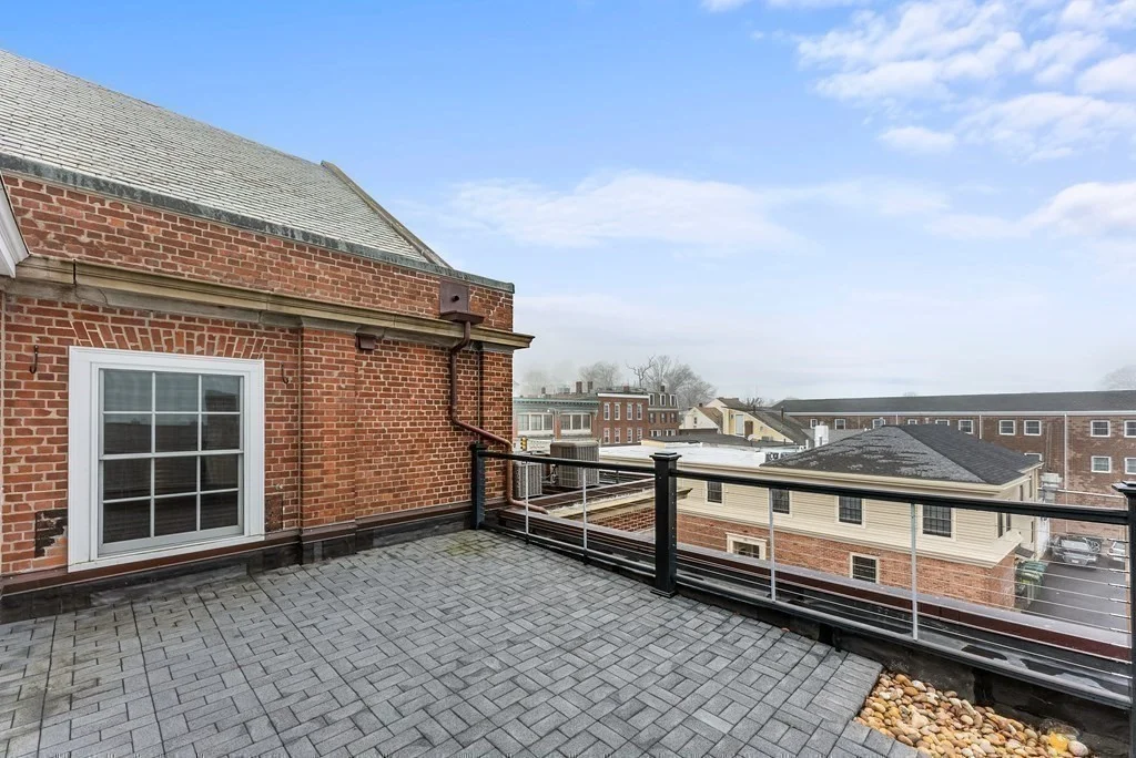 6 Main St Ext, Downtown