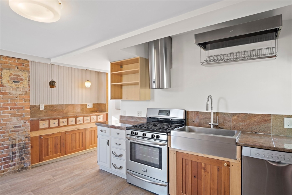 83 Marvin Rd, Melrose