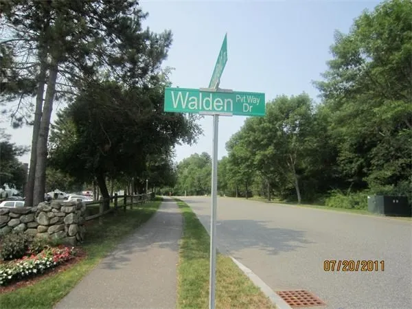 26 Walden Dr, Natick