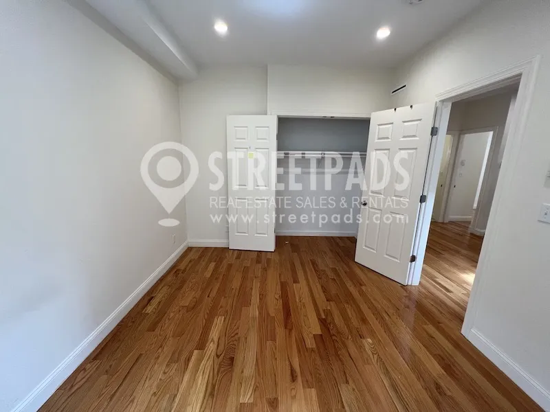 379 Harvard St, Mid-Cambridge
