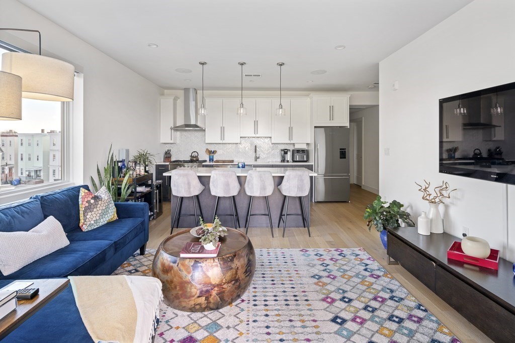 946 Saratgoa, East Boston