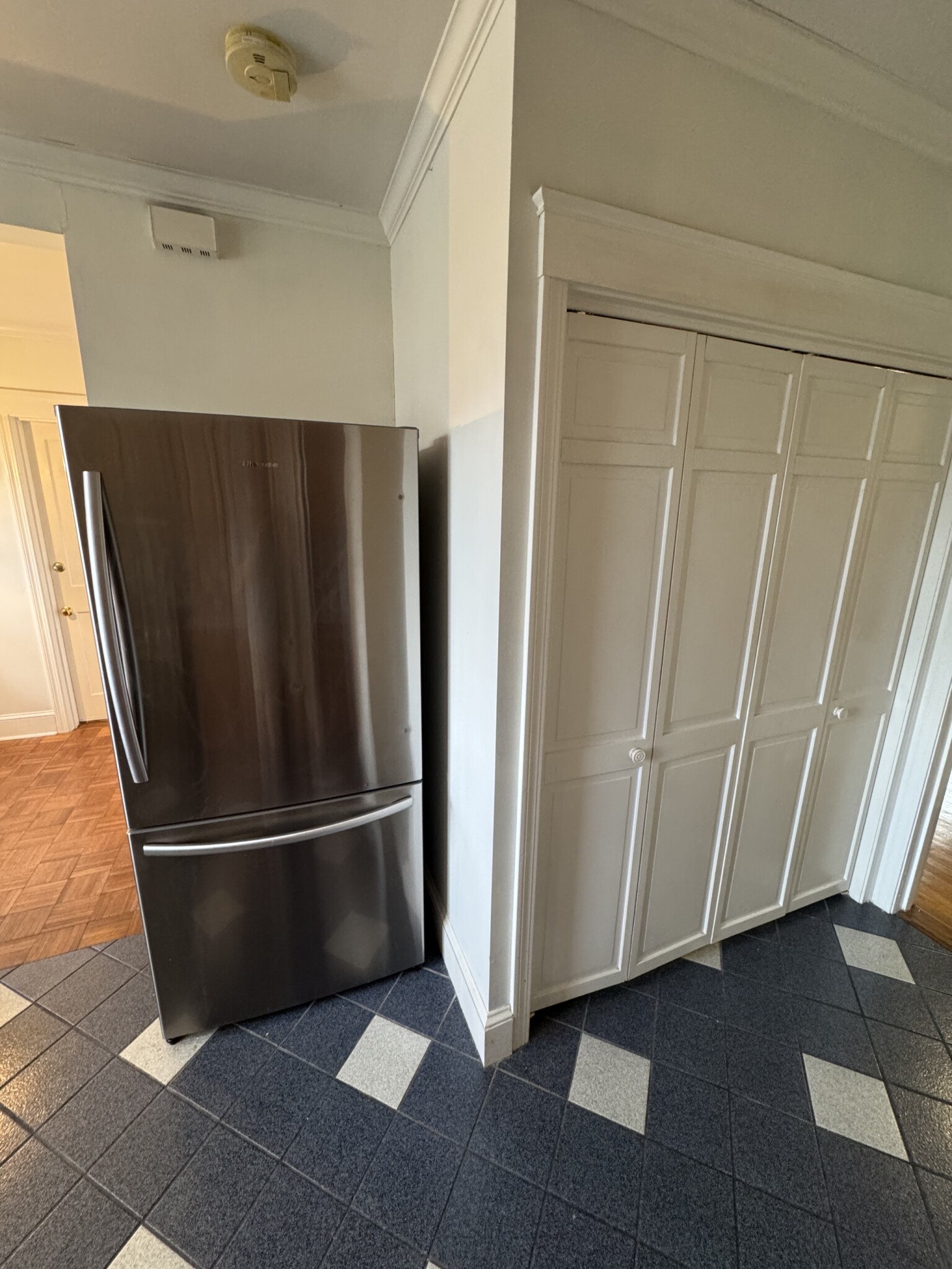 79 Winthrop Rd, Washington Square