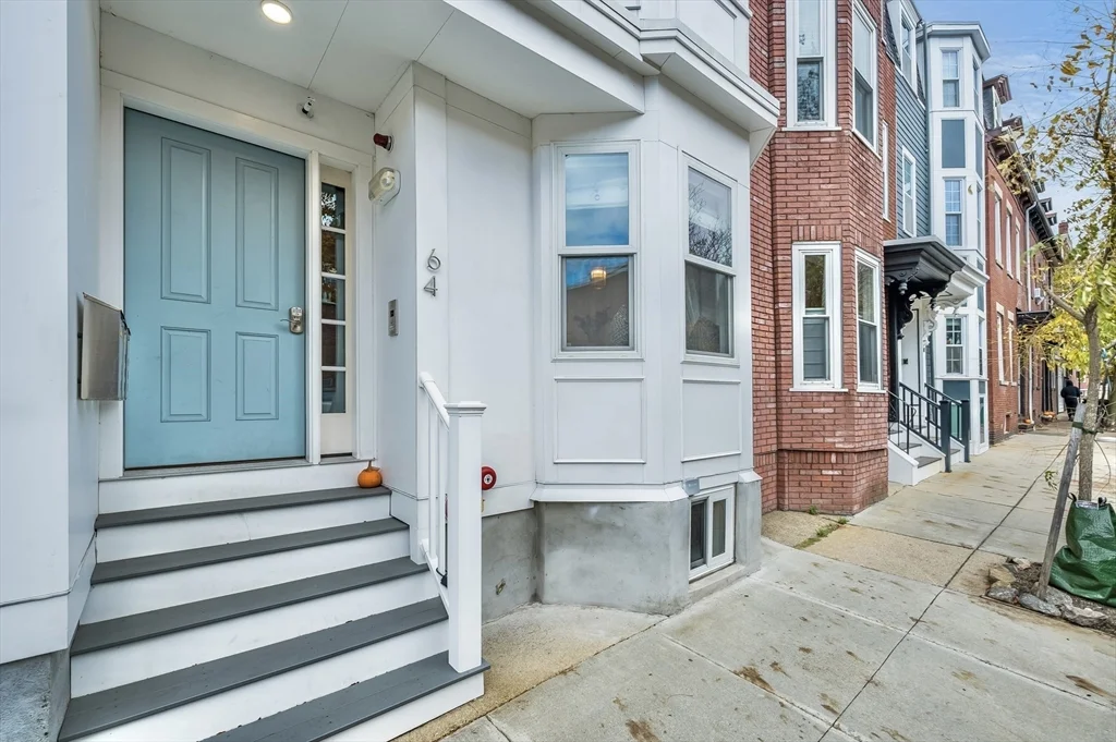 64 O, South Boston