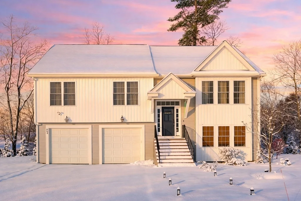 261 Main St, Shrewsbury