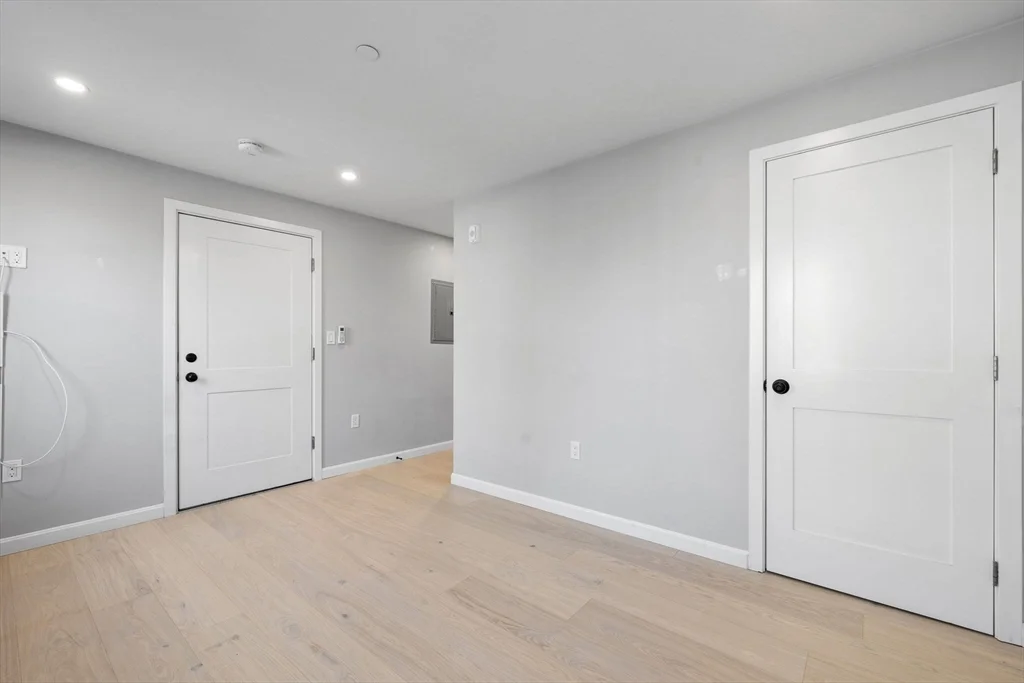 24 Ferrin St, Charlestown