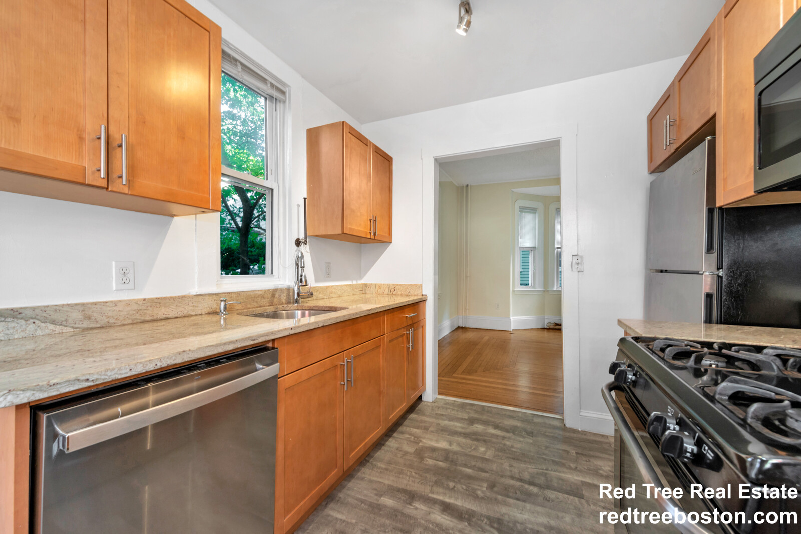 5 Murdock Ter, Brighton