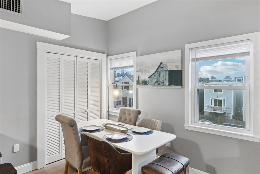 115 W 7th St, South Boston