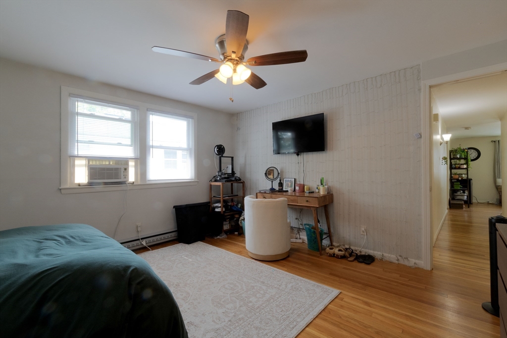 89 Brayton Rd, Oak Square