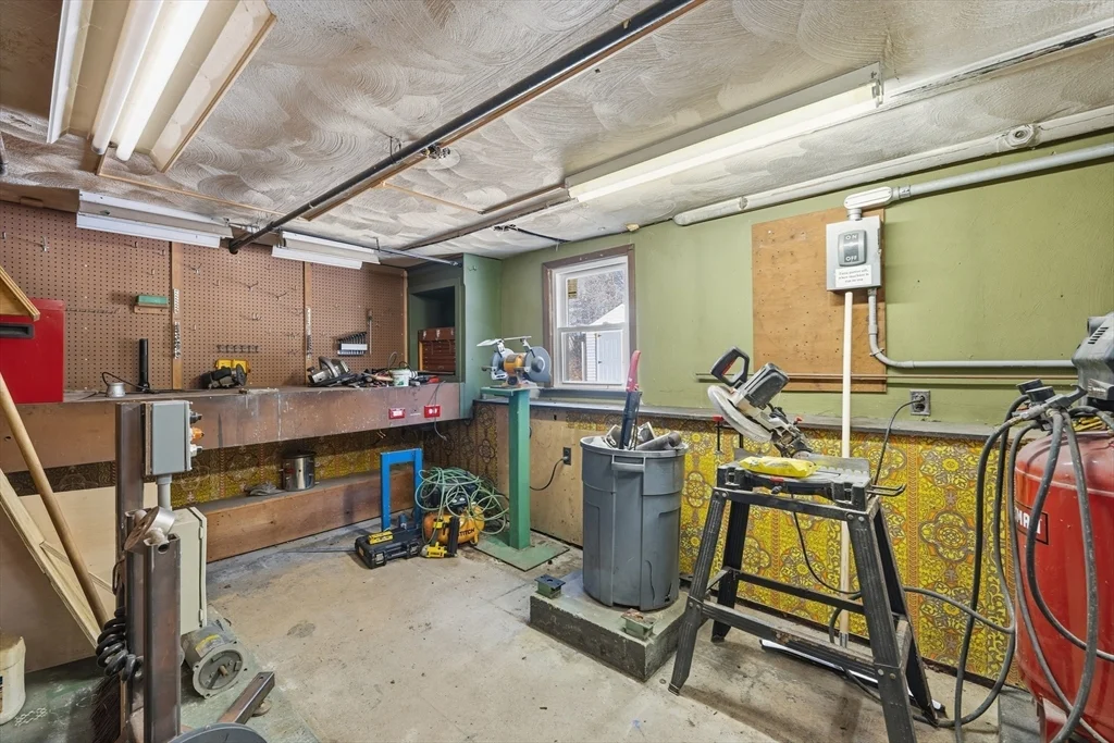 43 Little John Dr, Billerica