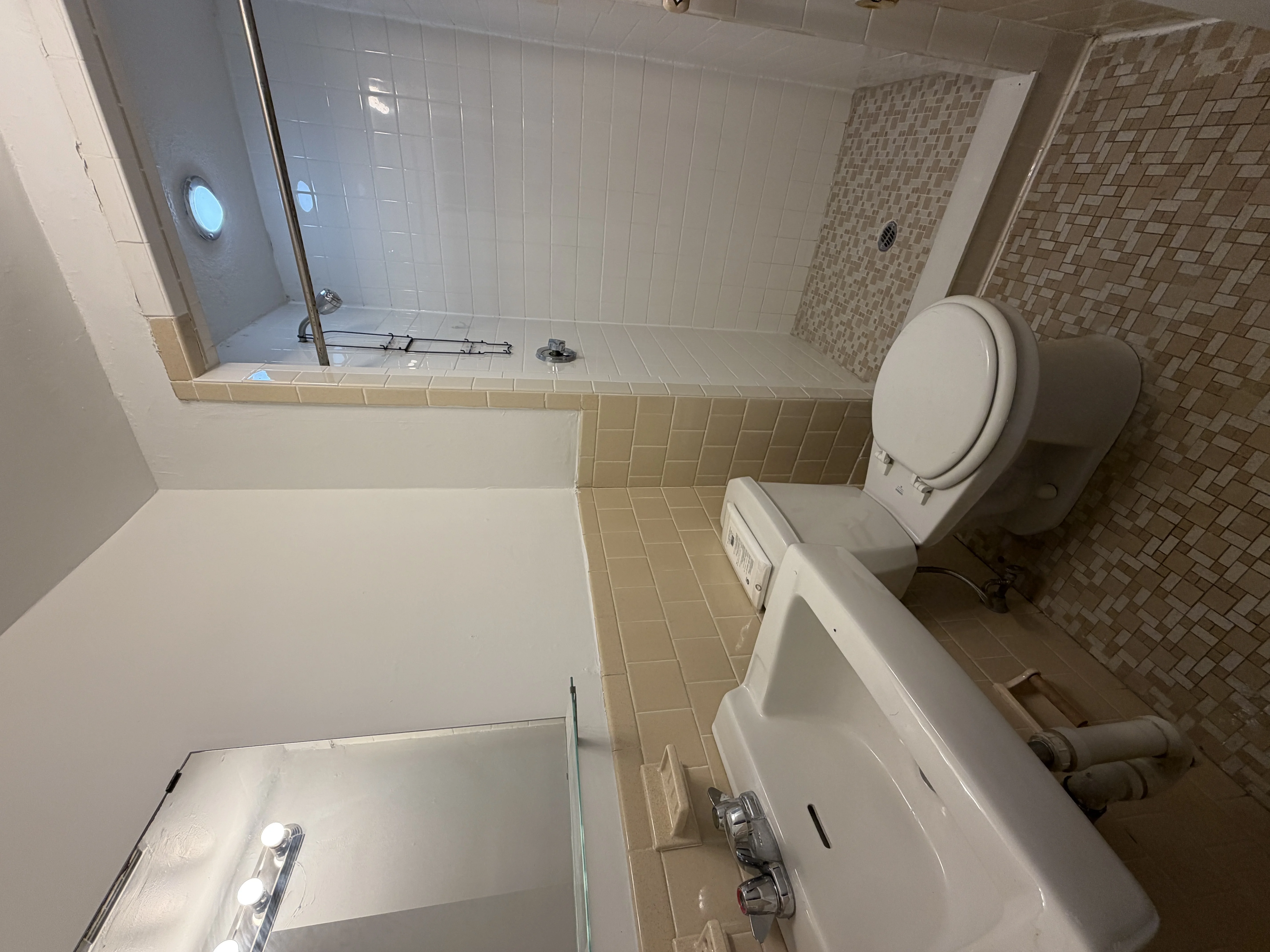 33 Lancaster Ter, Corey Hill