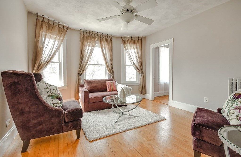 53 Wellington St, Waltham