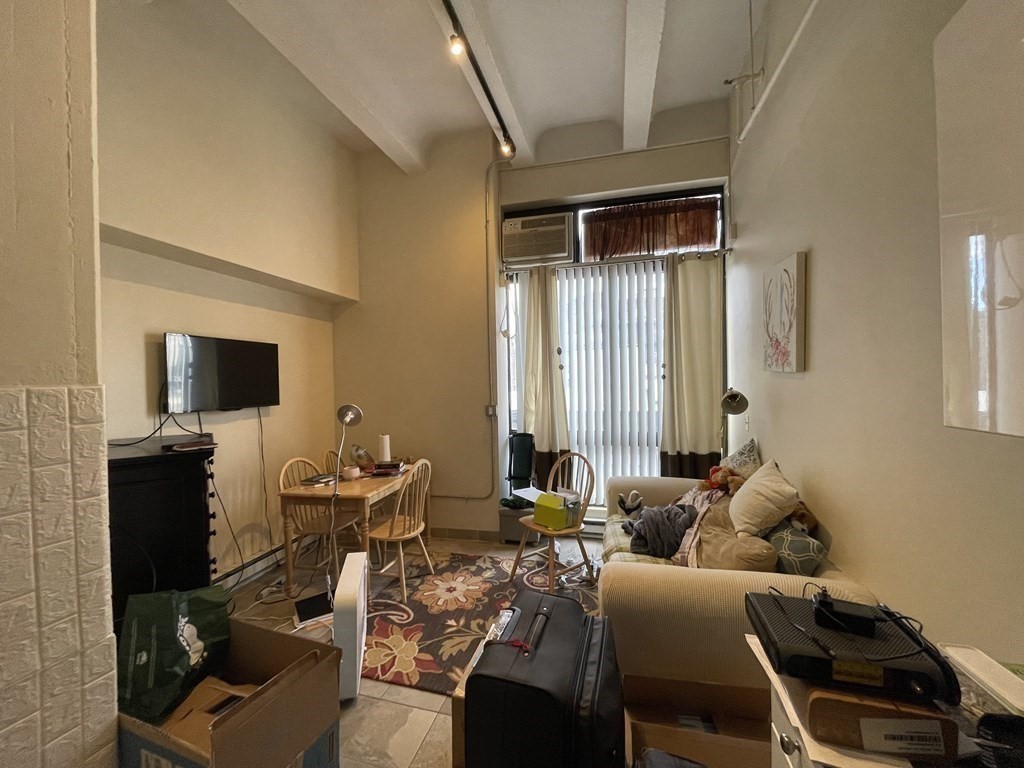 12 Stoneholm St, Fenway