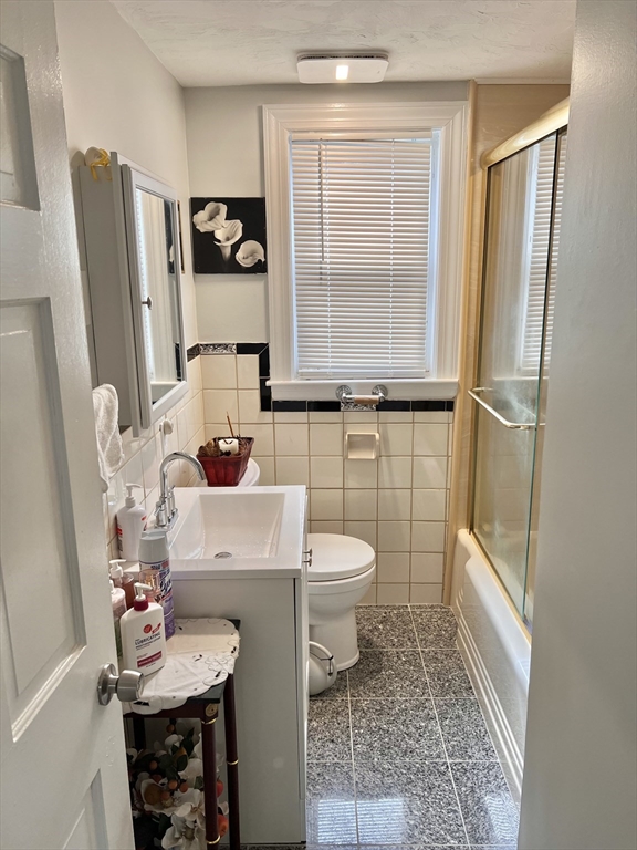 470 Pleasant St, Canton