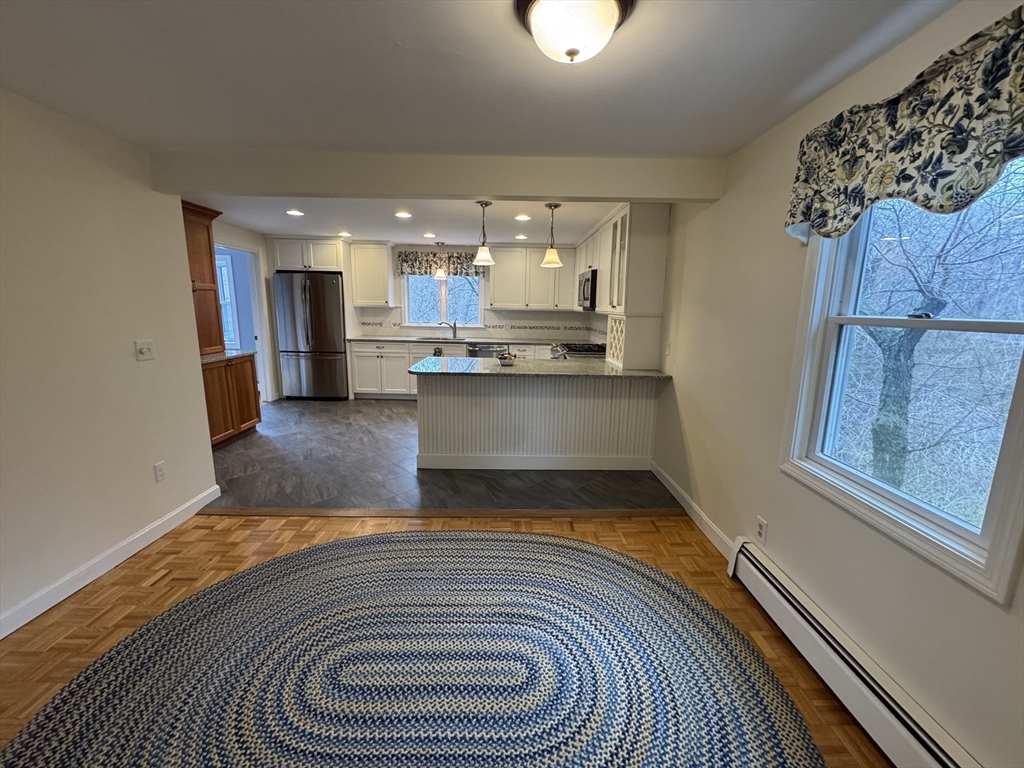 8 Risley Rd, Marblehead Neck