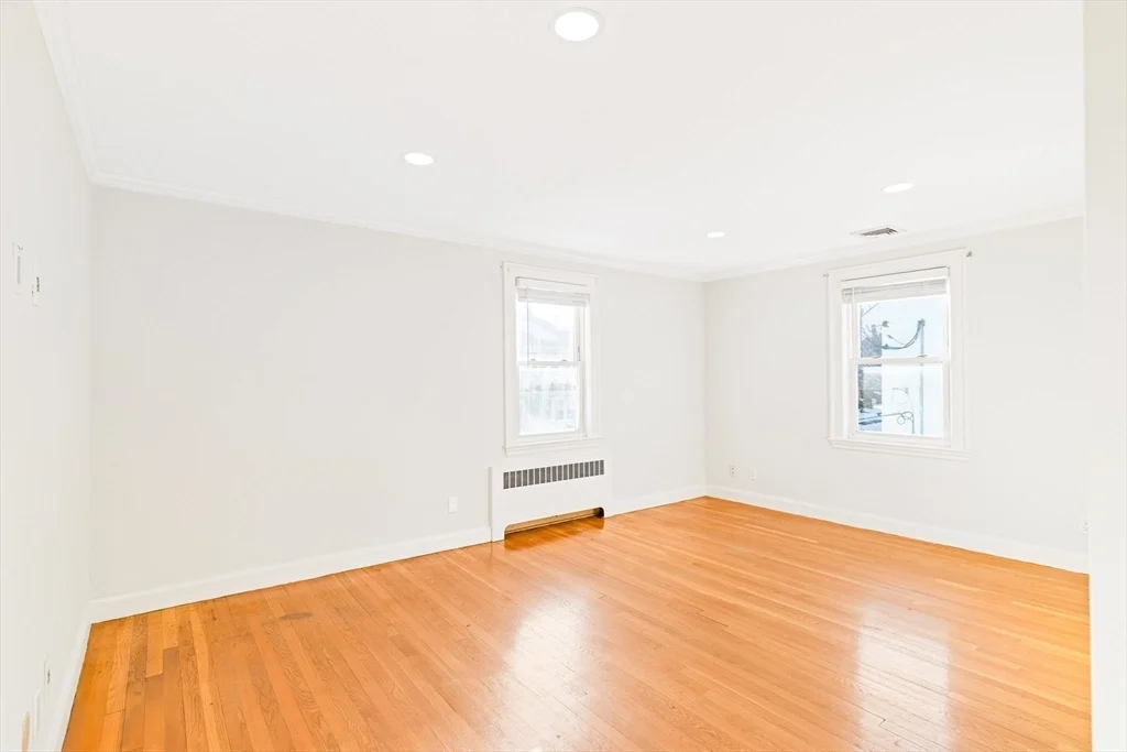 126 Washington Ave, Waltham