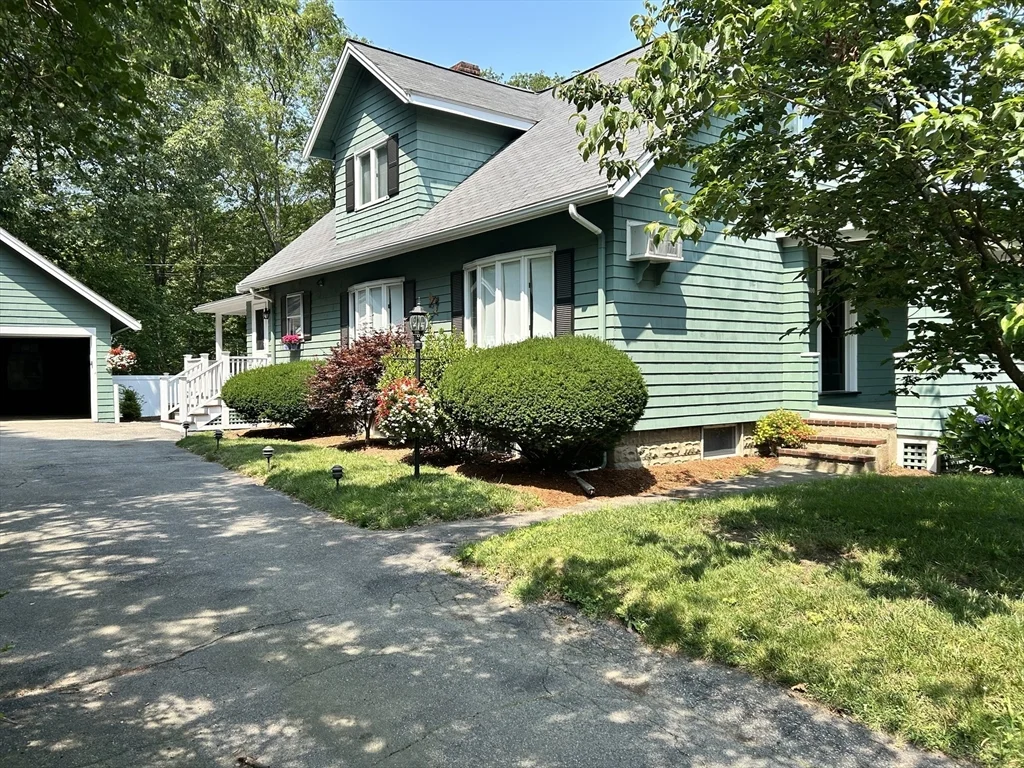 500 Lowell St, Lexington