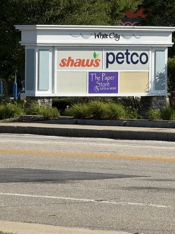 70 Shrewsbury Green Dr, Shrewsbury