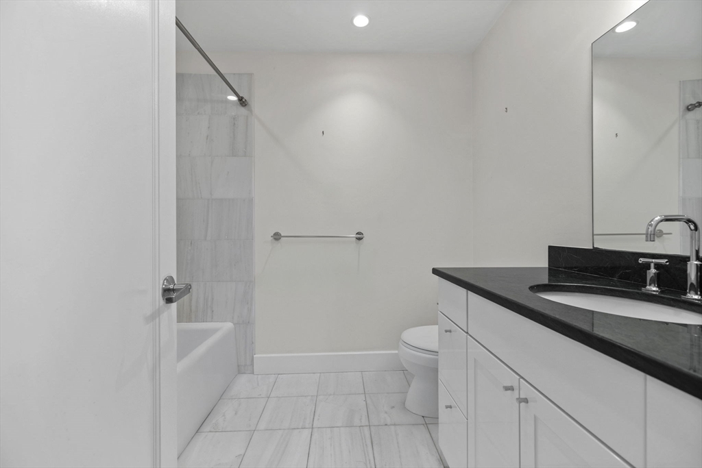 32 Clarendon, South End