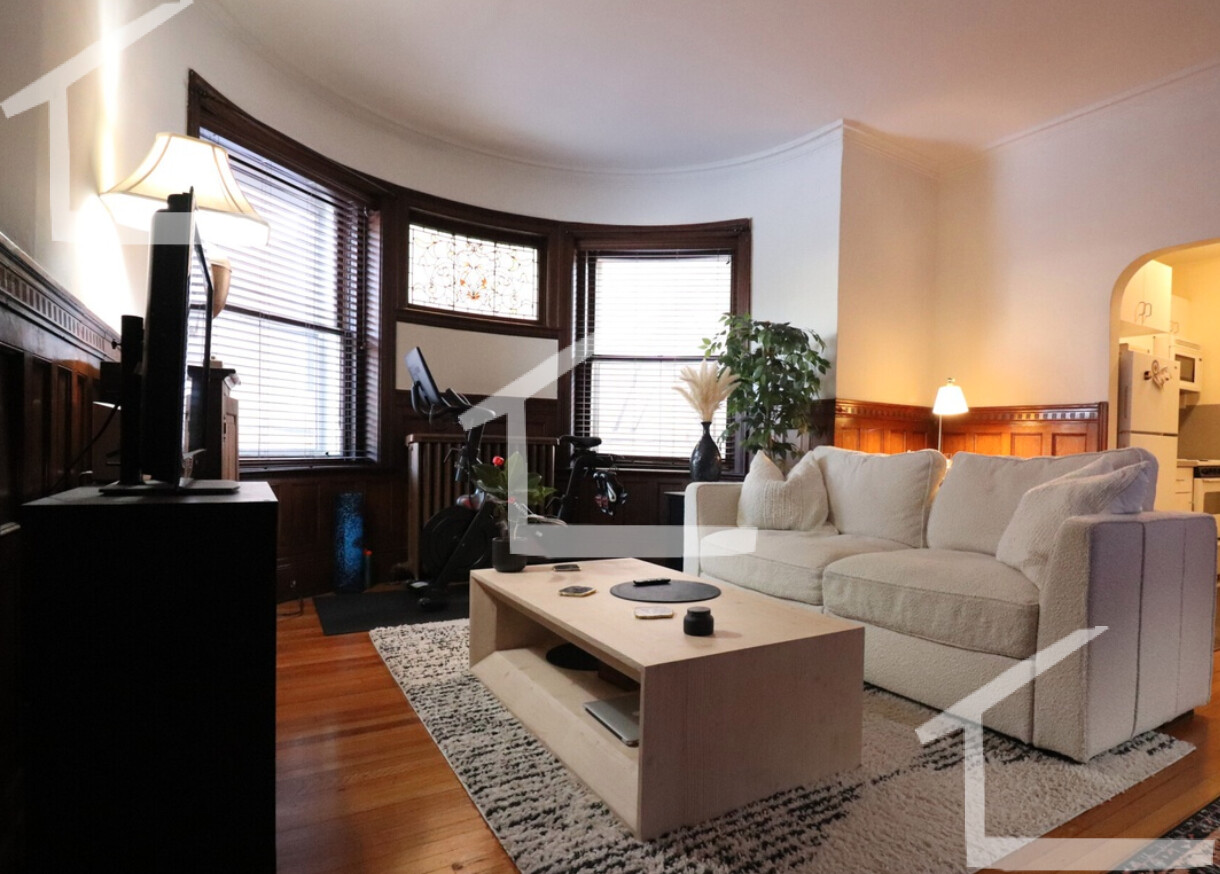 1748 Beacon St, Brookline